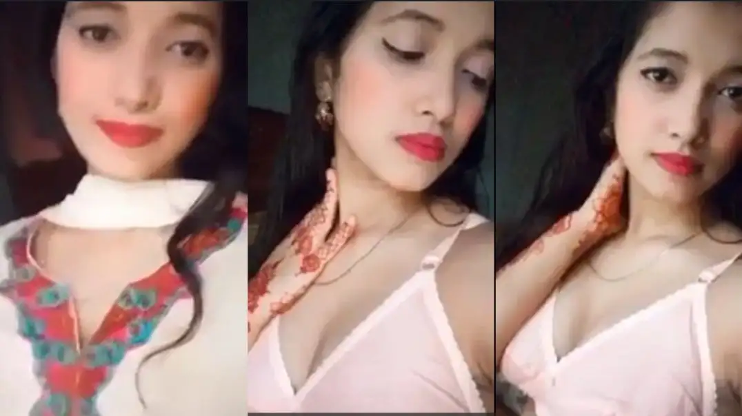 Desi college girl secretly shows her hot nude body