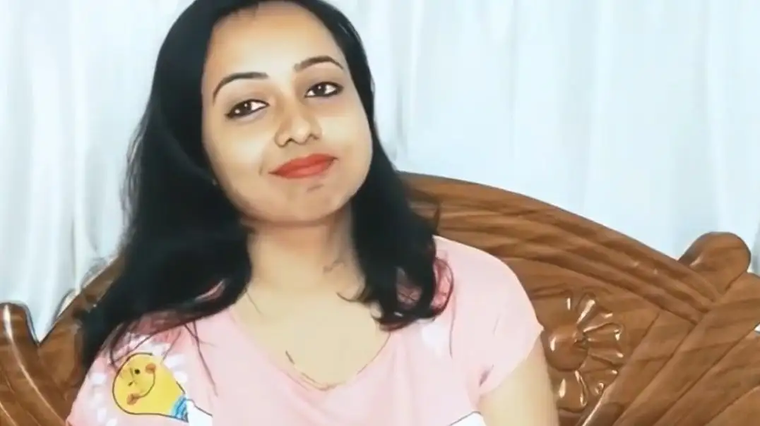 Desi Girl Showing Her Hot Boobs in Private