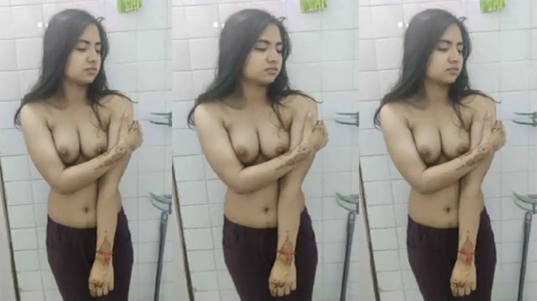 Desi Girl Giving Hot Pussy Licking Action