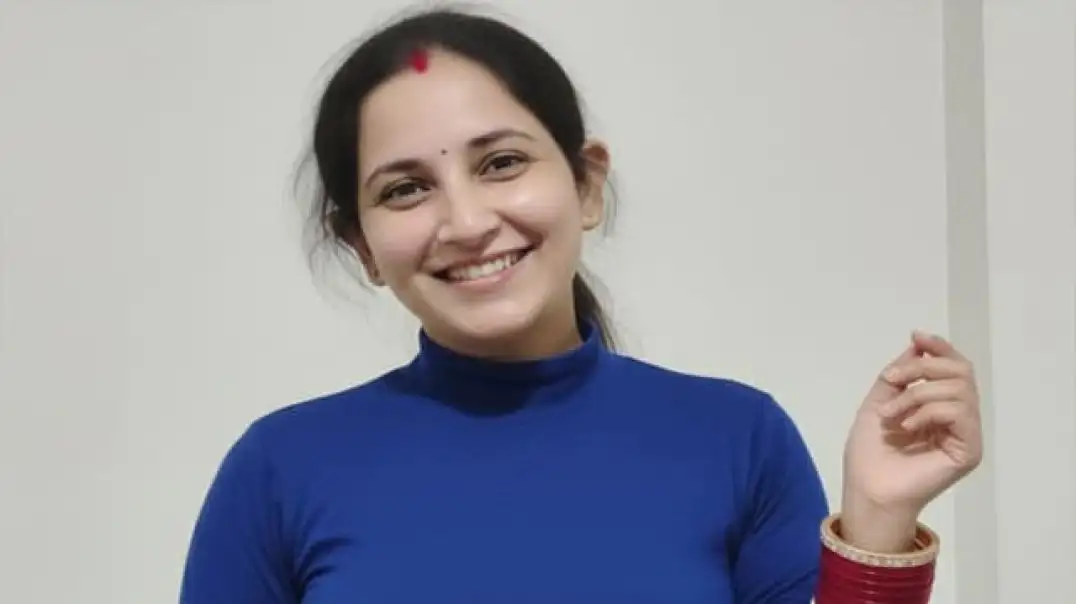 Desi Wife Fucking Wildly with Full Facial View