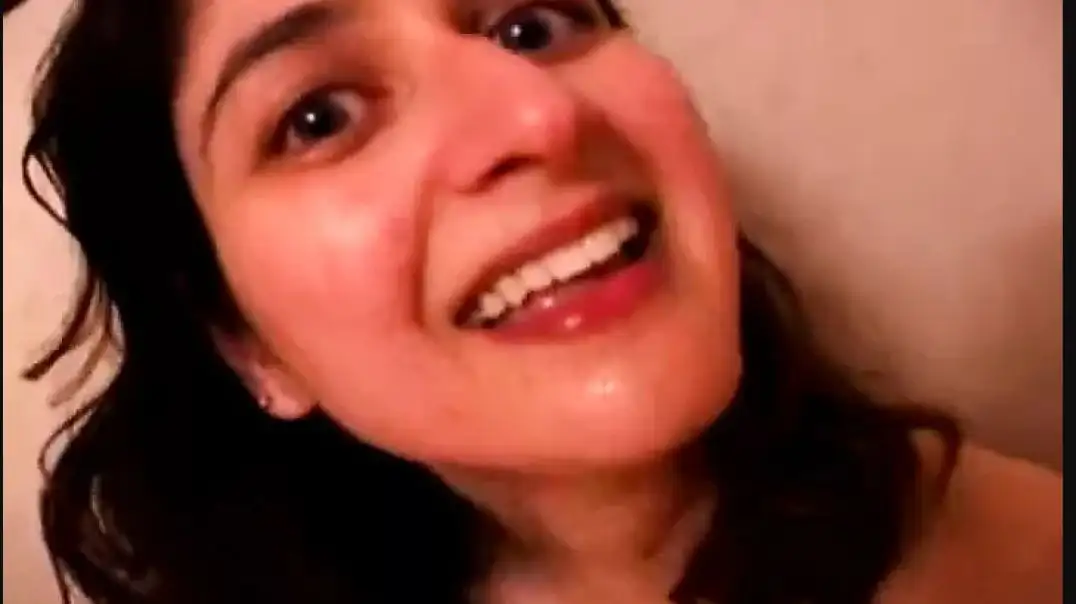 Hot Indian NRI Reena Sips Secret Piss