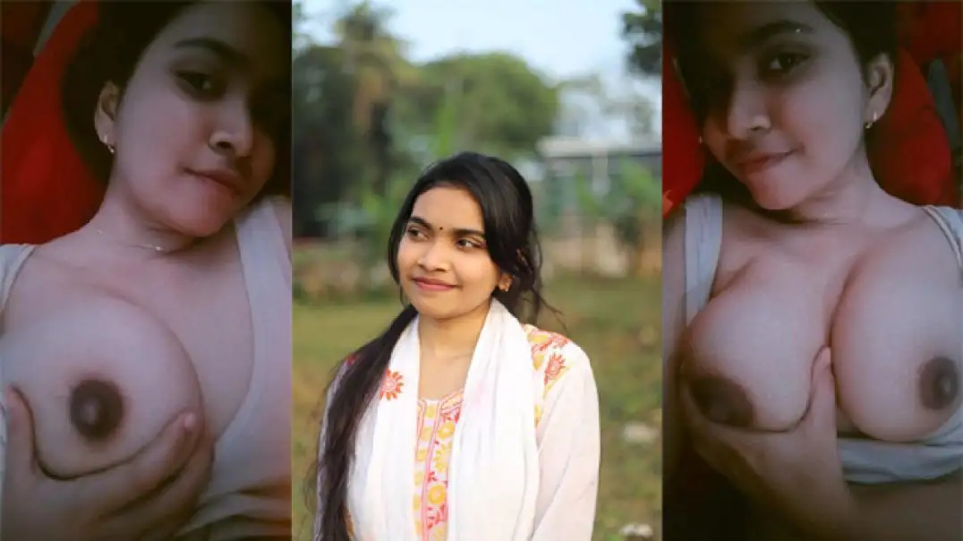 Desi Hot Tanker Girl Secretly Pressing Boobs Like Crazy