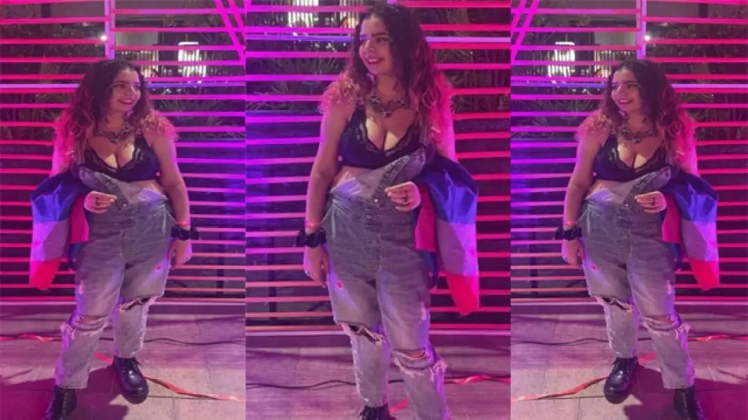 Delhi Girl Fucking Hard in Steamy Xxx MMS