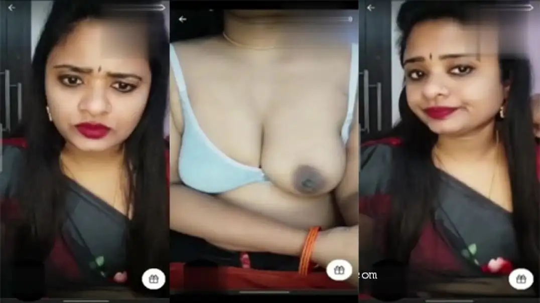 Desi Wife Flirts and Shows Boobs on Live Chat XXX