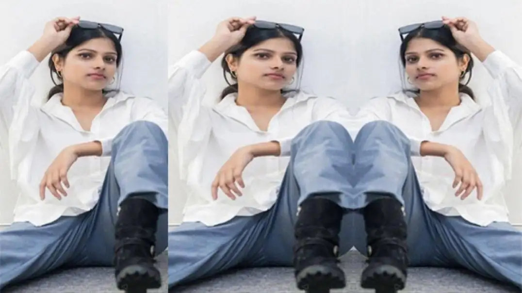 Desi Girl Secretly Shows Hot XXX Video to BF