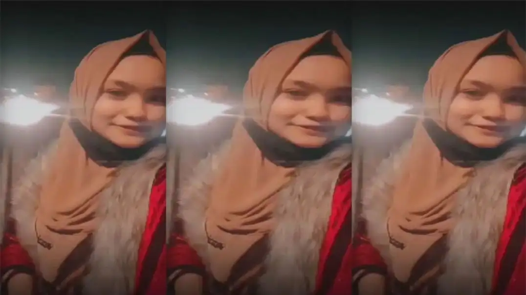 Hijabi Girl Giving Hot Secret Romance in Video