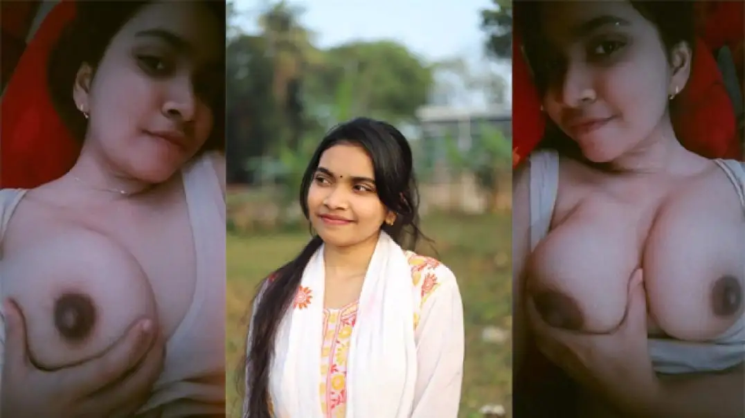 Desi bikini babe secretly squeezing her hot boobs