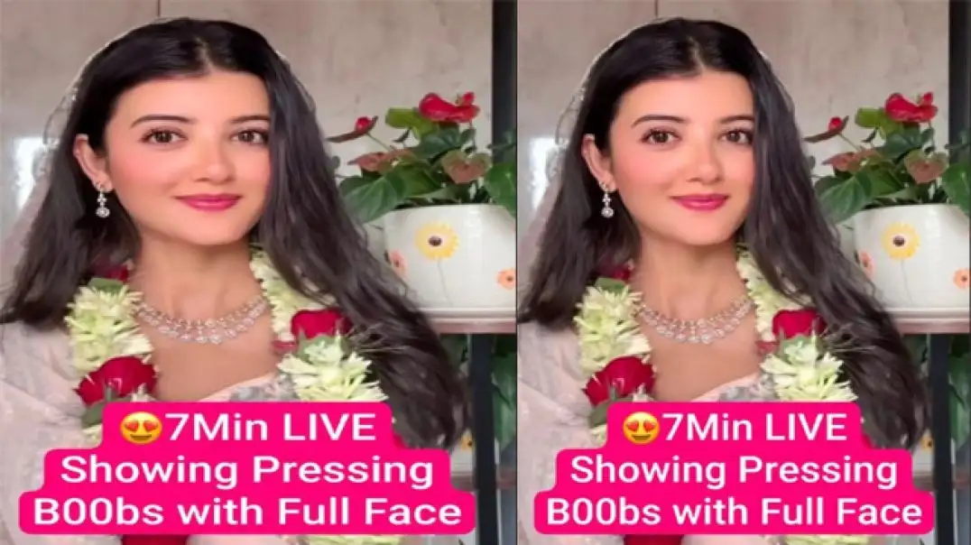 Hot Desi Queen Soni Live On Snapchat Playful Tits Show