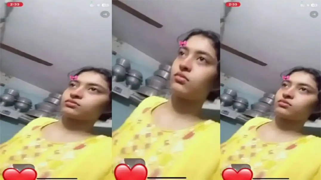 Desi Girl's Hot Private Snapchat Show