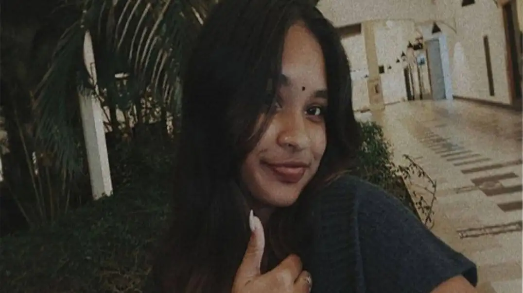 Hot Tamil Girl Shows Naked Romance Secrets