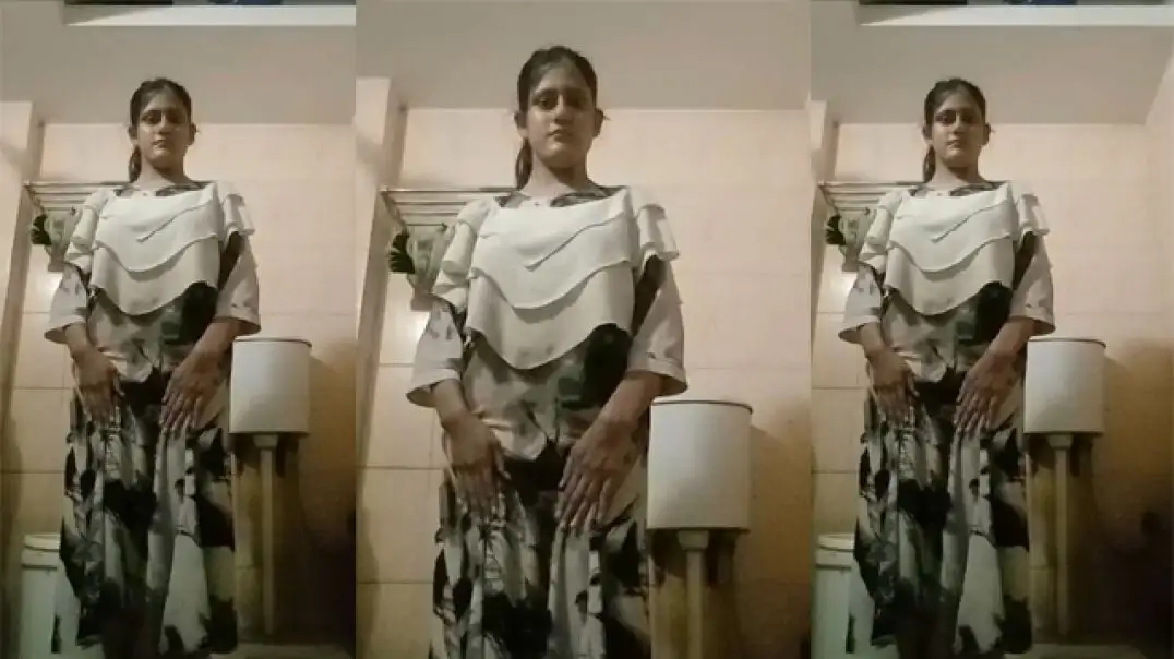 Desi Girl Private Bathroom Brinjal Sex Fun