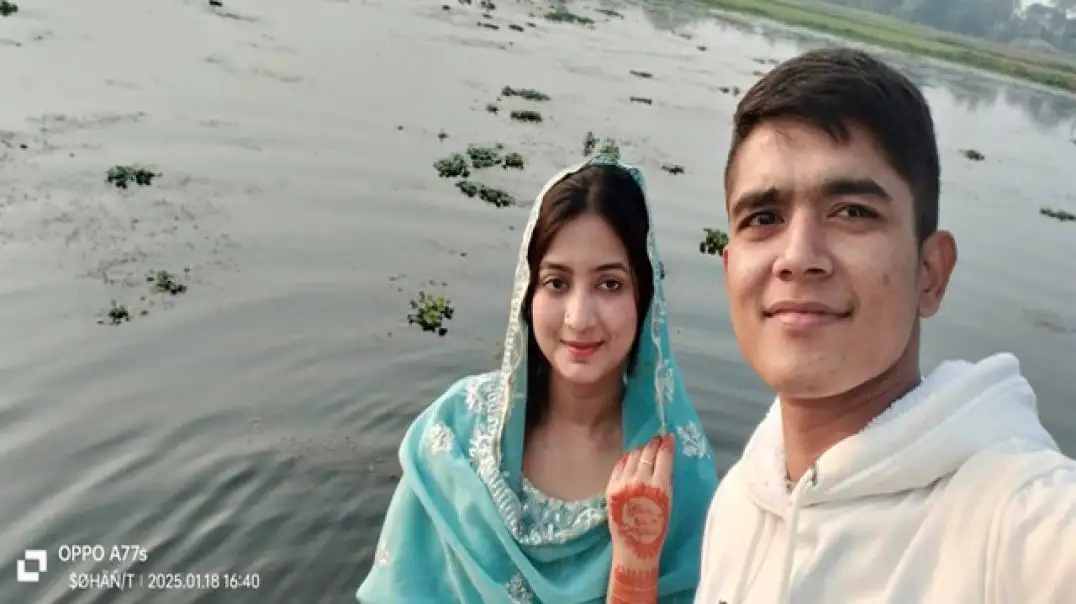 Desi Housewife Caught in Hot Fingering Secret